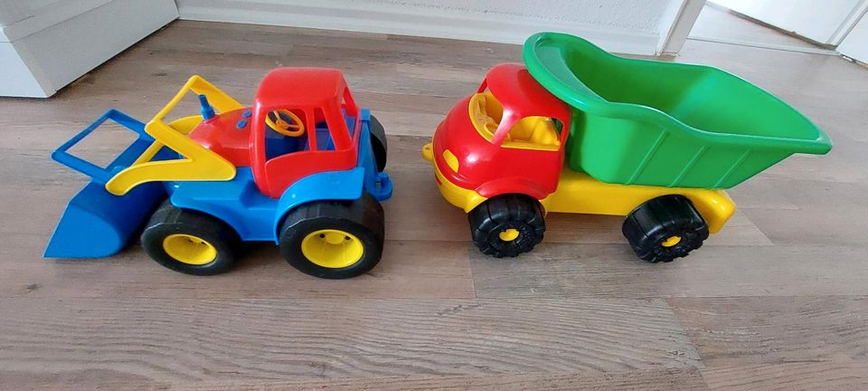 Spielzeuge Magnetischer Konstruktor, Auto, Bagger, Schleichpferd in Lüneburg