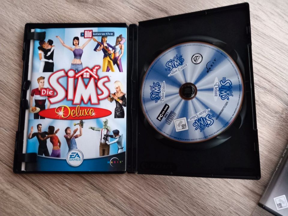 Die Sims Deluxe und Sims 2 PC-Spiel in Hameln