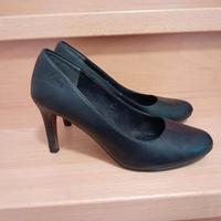 Pumps S-Oliver Gr 40 schwarz Absatz  8 cm Nordrhein-Westfalen - Sundern (Sauerland) Vorschau