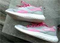 Reebok Sneaker Laufschuhe Turnschuhe Sportschuhe Hallenschuhe Niedersachsen - Winsen (Aller) Vorschau