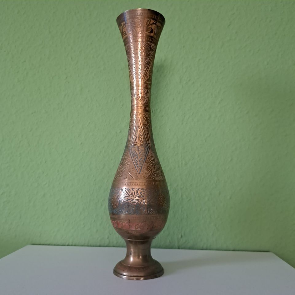 Messingvase 35,2 cm, unt.+ ob. Durchmesser 7 cm, Made in India in Salzwedel