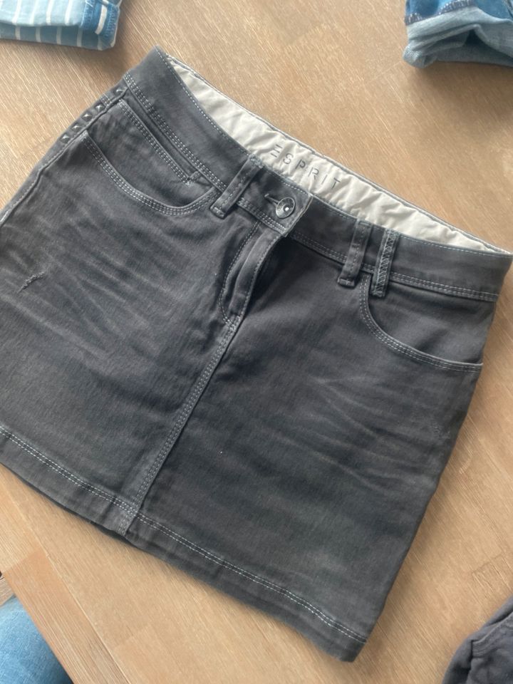 ‼️ Shorts, kurze Hosen, Jeans, Latzhose, Gr. 32-36‼️ in Wiesmoor