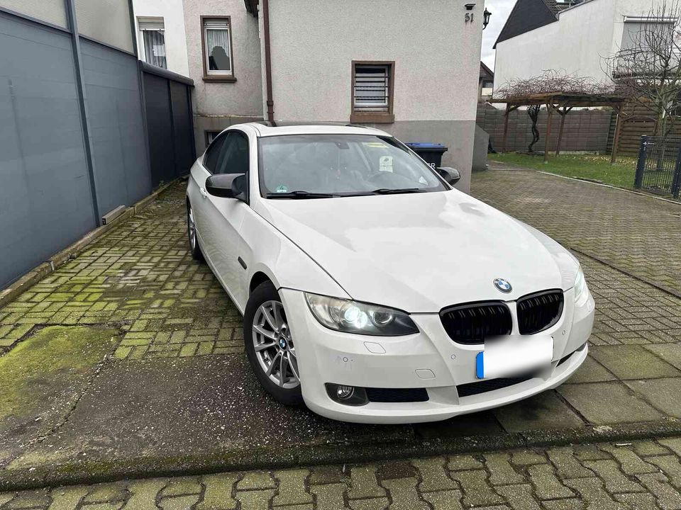 BMW E92 320d  *TÜV NEU* in Recklinghausen