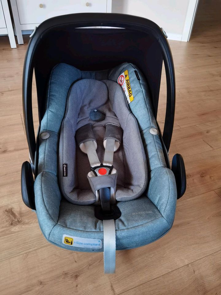 Maxi Cosi Pebble Plus Nomad Green mit Frottee-Überzug in Bielefeld