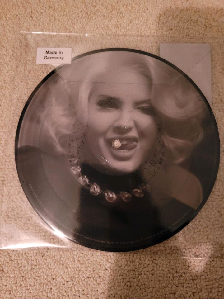 Lana Del Rey Mispress Lust for Life & Candy Necklace Vinyl in Berlin