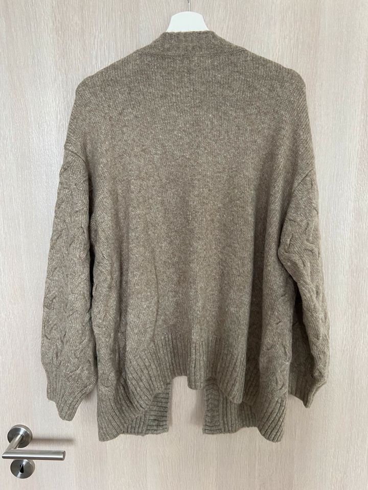 Jacke Strickjacke H&M braun Gr. S Neuwertig!! in Hohenfurch