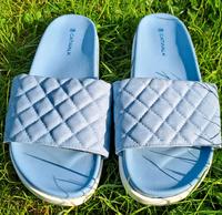 Catwalk Sandalette Hausschuhe Badeschuhe Größe 38 *Top Zustand * Hessen - Frielendorf Vorschau