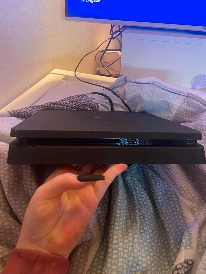 Ps4 mit Controller und ladekabel in Bocholt