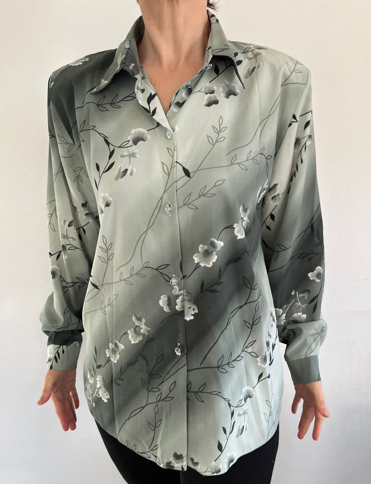 Damen Bluse MODE HALYN XL floral silbergrau große Schrägstreifen in Bayern  - Regenstauf | eBay Kleinanzeigen ist jetzt Kleinanzeigen