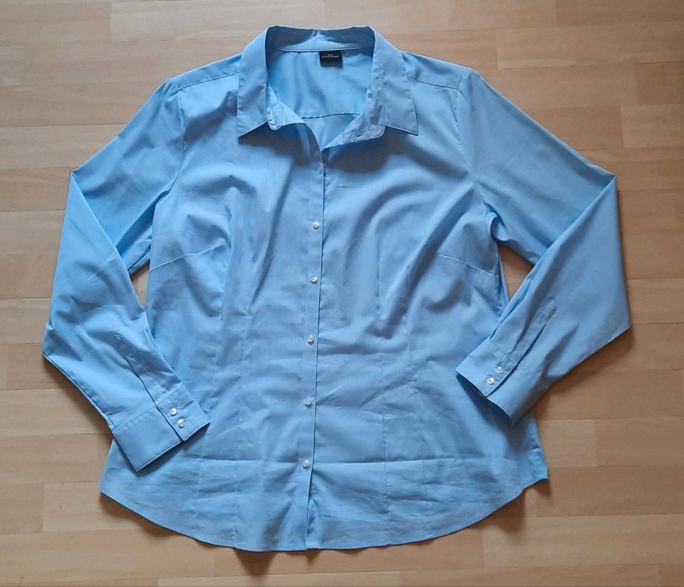 Damen Bluse Hemd hell blau mit feinen Streifen, Gr. 46 in Saarbrücken