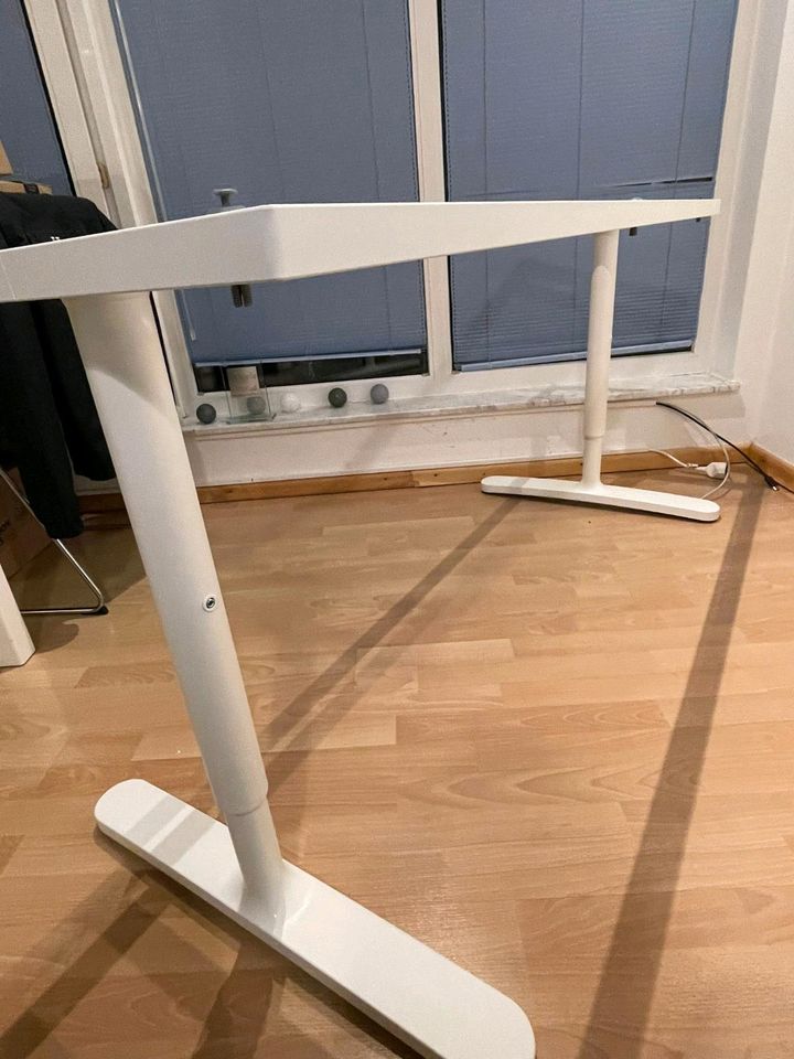 IKEA BEKANT Untergestell für Tischplatte, weiß, 160x80 cm in Kall