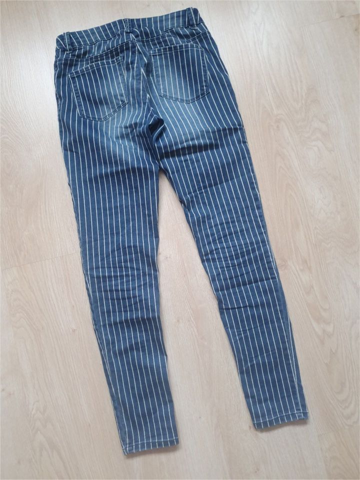 Hose Jeans Gr. 170 blau Stretch C&A here there Streifen weiß in Schwäbisch Gmünd