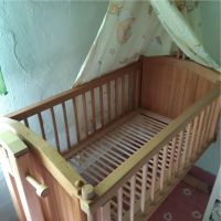 Babybett mit Matratze, Wiegefunktion, Holz Sachsen - Hartha Vorschau