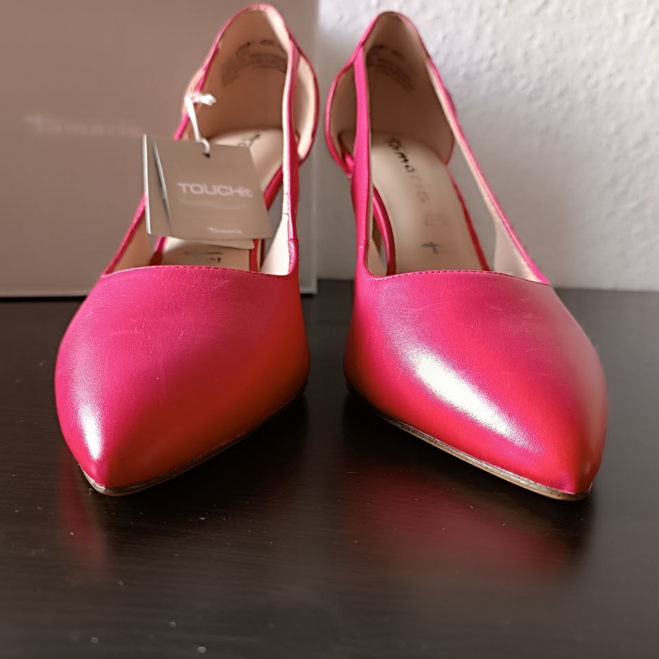 Tamaris Touch in Fuchsia Pumps High-Heels 38-38,5 in Magdeburg