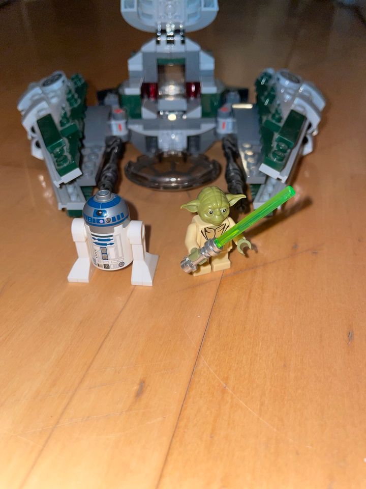 Lego Star Wars Yodas Flieger in Essen