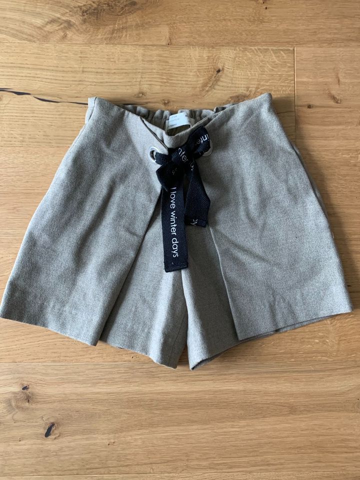 Short, Hosenrock von Zara Größe 116 wNeu in Bad Herrenalb