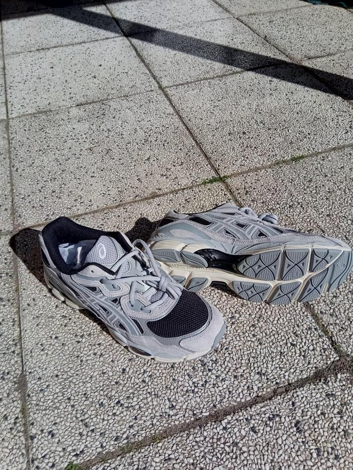 Asics gel NYC Größe US9  EUR 42,5  NEU black / piedmont grey in Gardelegen  