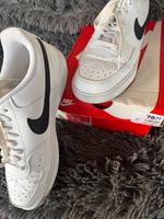 Nike Court Vision Low, Gr. 42 (auch für 41), fast neu, mit OVP Baden-Württemberg - Ditzingen Vorschau