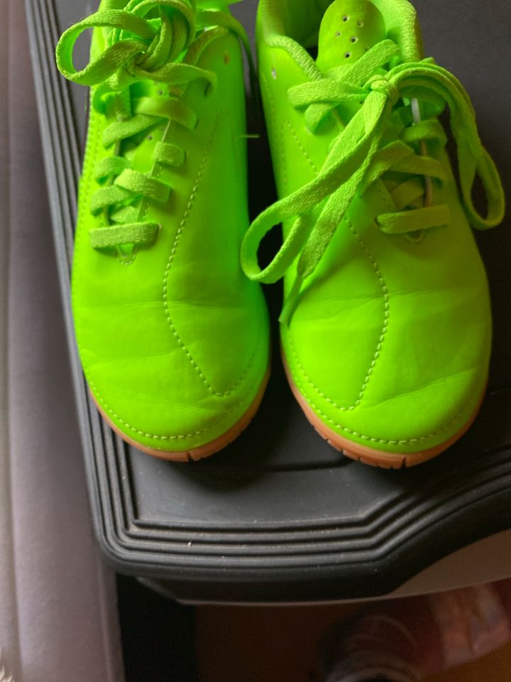 Fussball Schuhe Adidas gr.30 grün neu in Zwickau