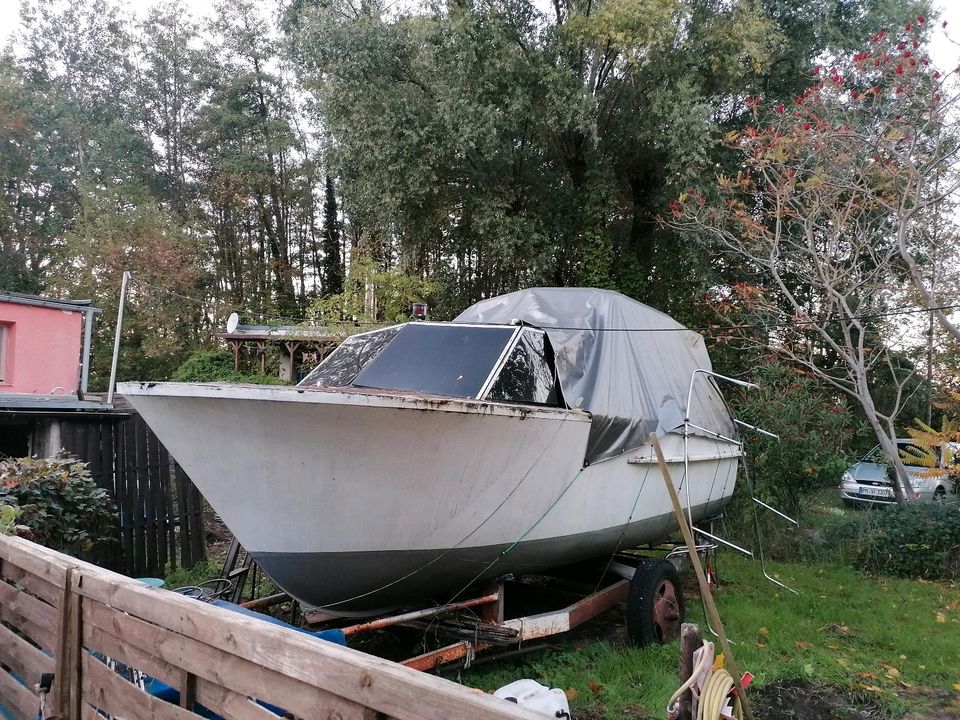 Stahlboot Motorboot Typ Diana Kajütboot oder tauschen in Groß Kreutz