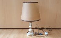 Lampe mit transparentem Lampenschirm Nordrhein-Westfalen - Jüchen Vorschau