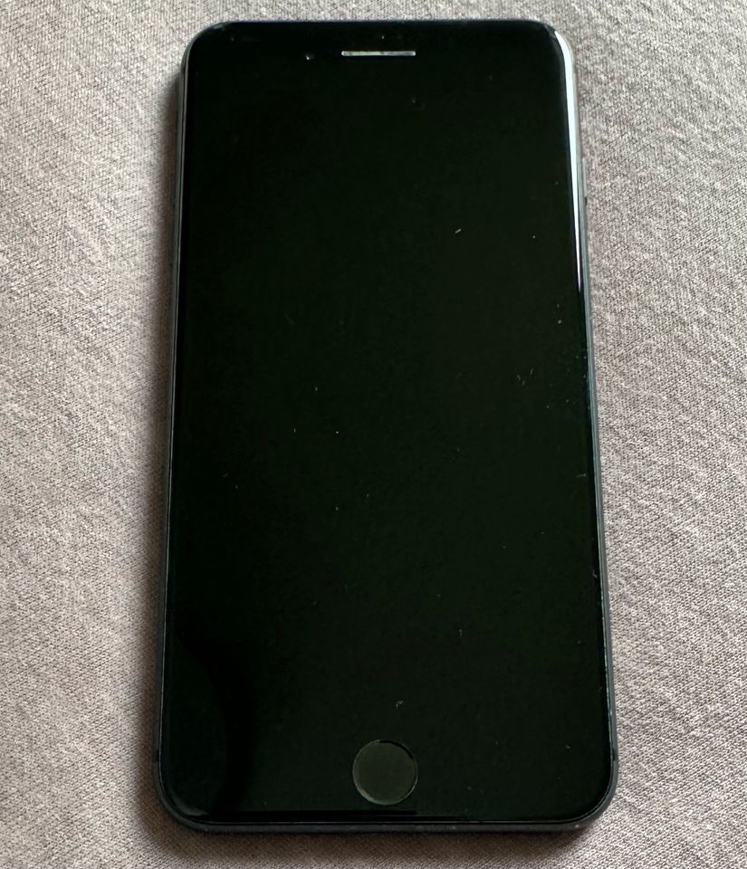 iPhone 8 Plus 64gb - Ladekabel - Hülle - OVP in Blankenhain