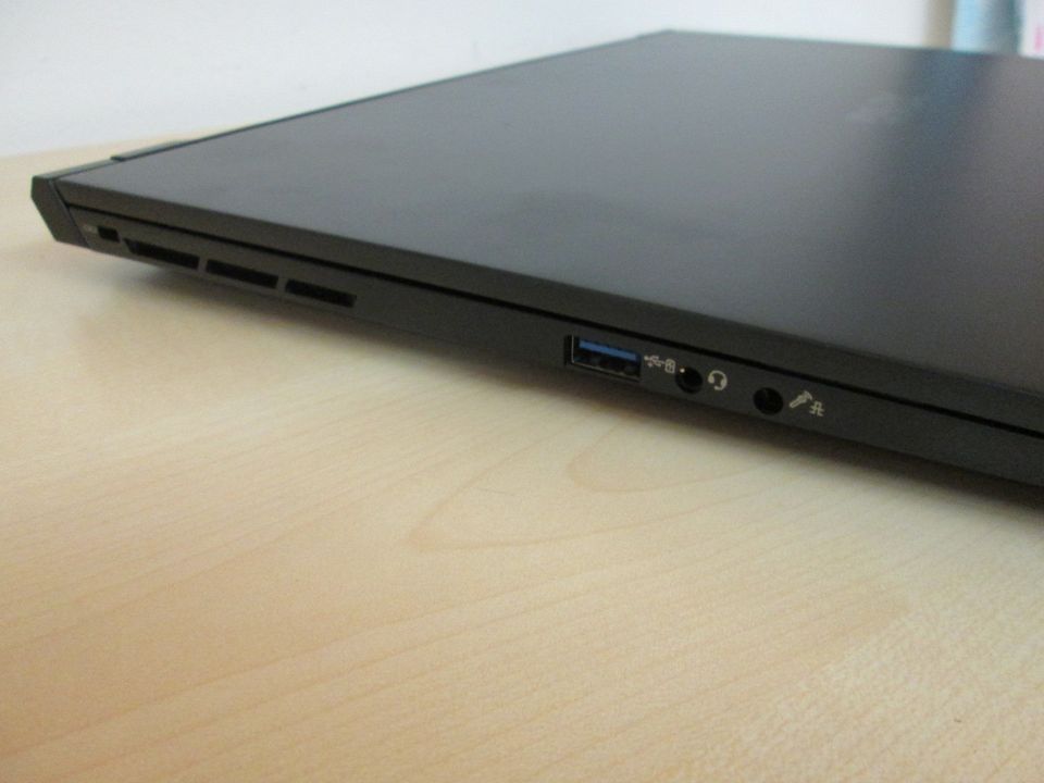 GJL20: Laptop XMG Pro 17 (Late 21) i7 2,3GHZ 32GB RAM Win11 952GB in Plauen
