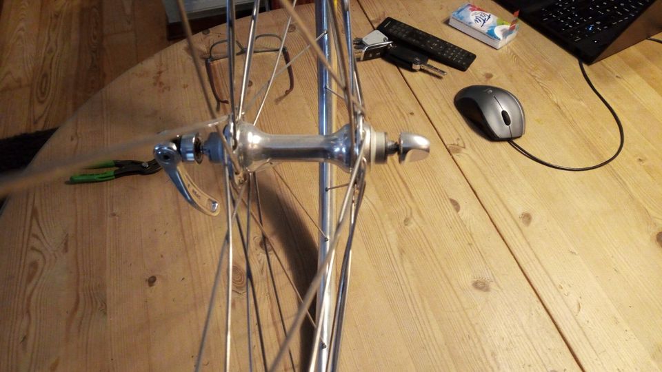 NEU Hochwertige Rennrad 28 Zoll Laufräder Classic Speichen in Rimbach