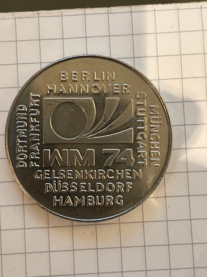 Fußball WM Münzen 74 und 70 in Nidderau