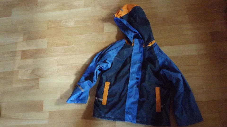 Jungen Regenjacke Gr. 116/122 in Bad Essen