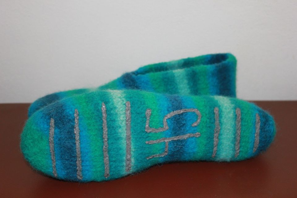 Gr. 45, Filzpantoffeln, Filzhauschuhe, Filzpuschen, Strickfilz in Xanten