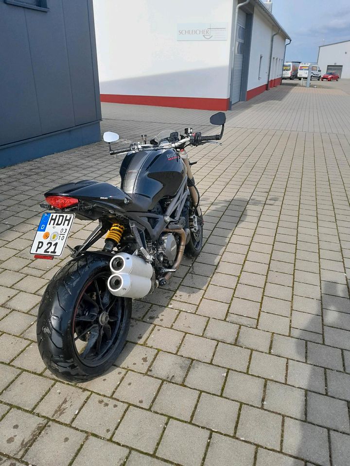 Ducati Monster 1100 in Gerstetten