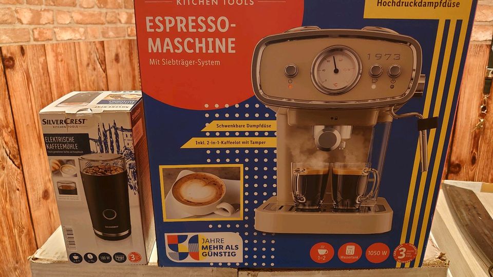 Espressomaschine + Kaffeemühle NEU in Hatten