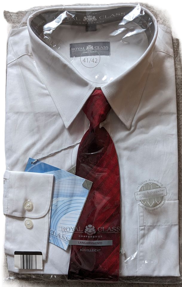 Weißes Hemd mit roter Krawatte von Royal Class (NEU & OVP) in Naumburg 