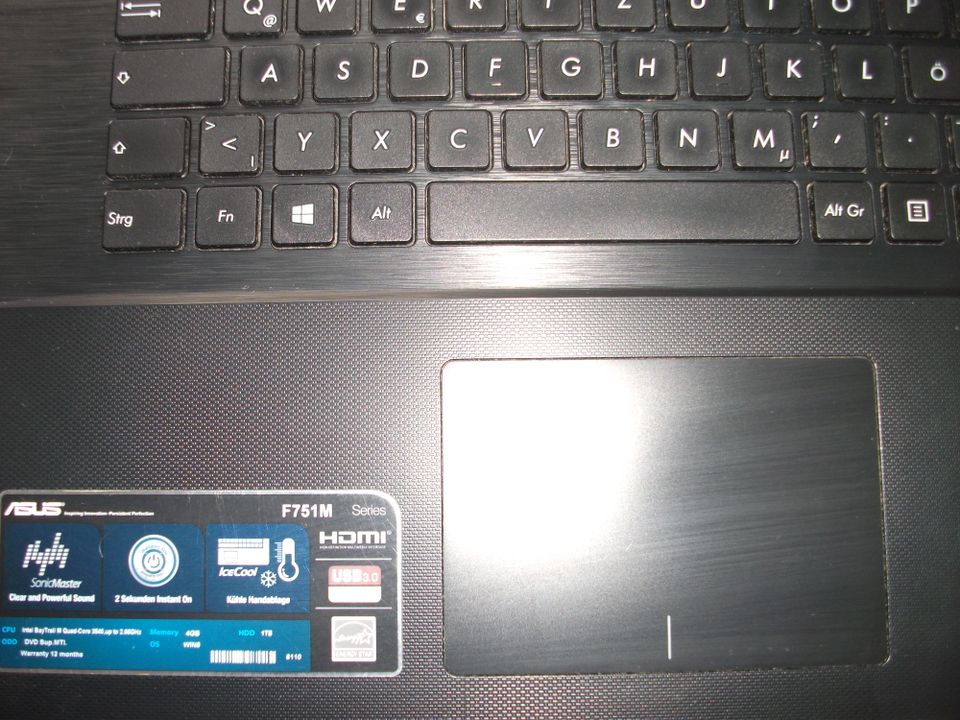 Asus F751M Tastatur mit Touchpad 17 zoll mit Gehäuse in Herrenberg