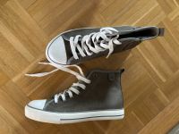 Sneakers boots Turnschuhe Gr. 40 Berlin - Charlottenburg Vorschau