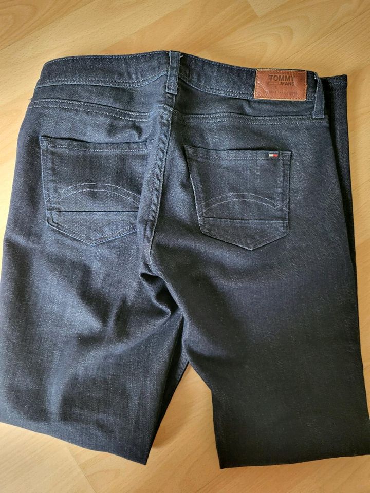 Tommy  Jeans 27/30 Esprit gr.36 Hose in München