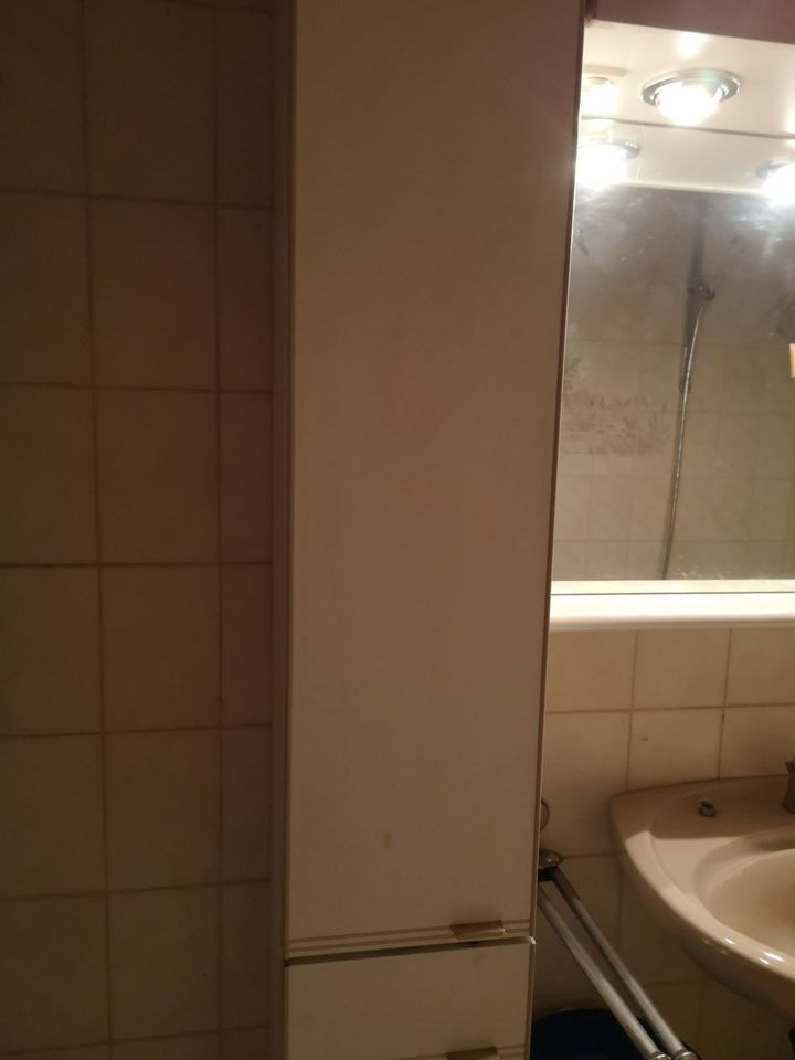 Badezimmerschrank, Spiegelschrank Badezimmereinrichtung in Biebertal