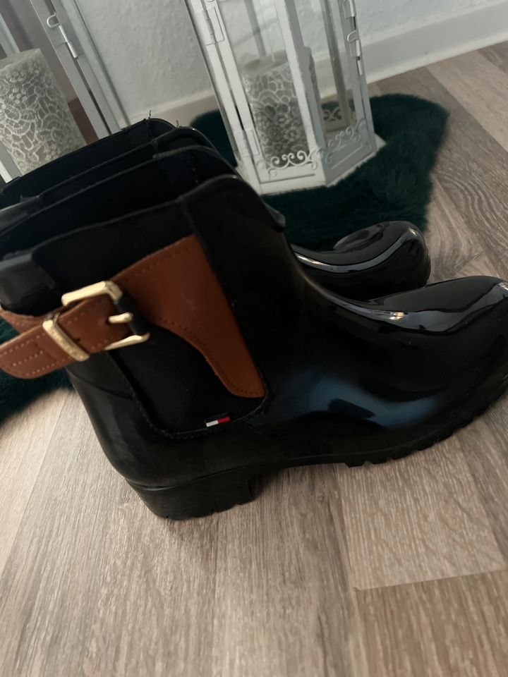 Tommy Hilfiger Stiefel in Kreuztal