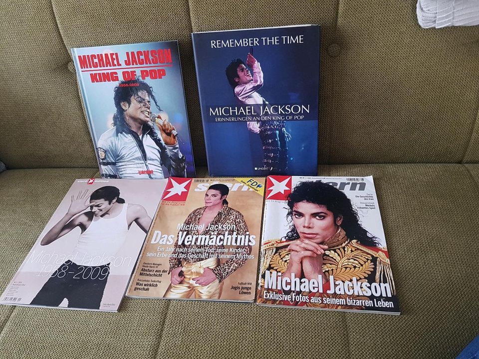 Michael Jackson Sammlung Bücher Stern in Maintal