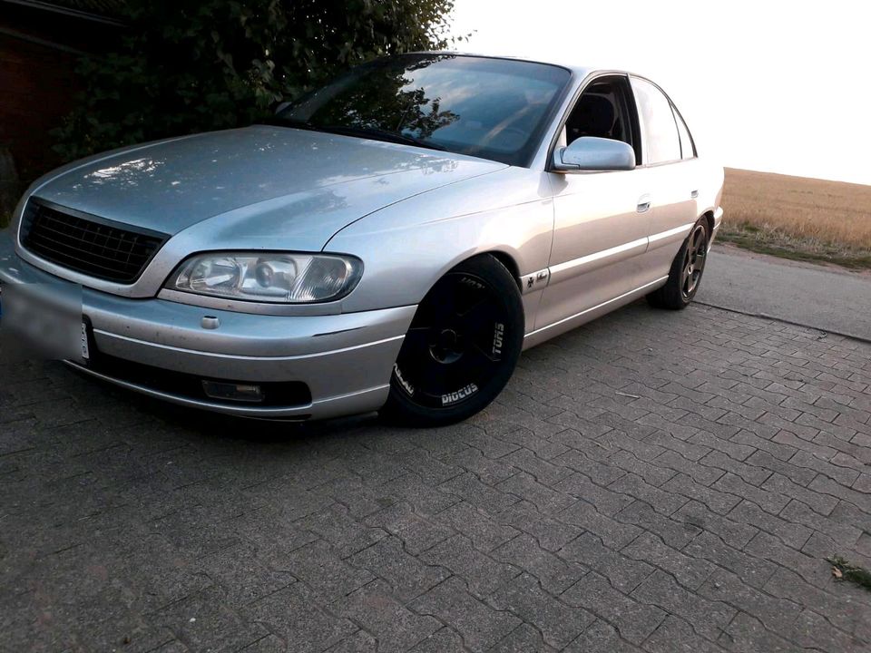 Opel Omega 2.6 V6 in Waldeck