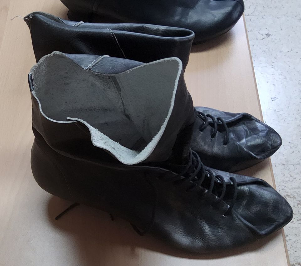 Stiefeletten für Lagenlook, Gr. 40, grau-silbrig, Leder in Magdeburg