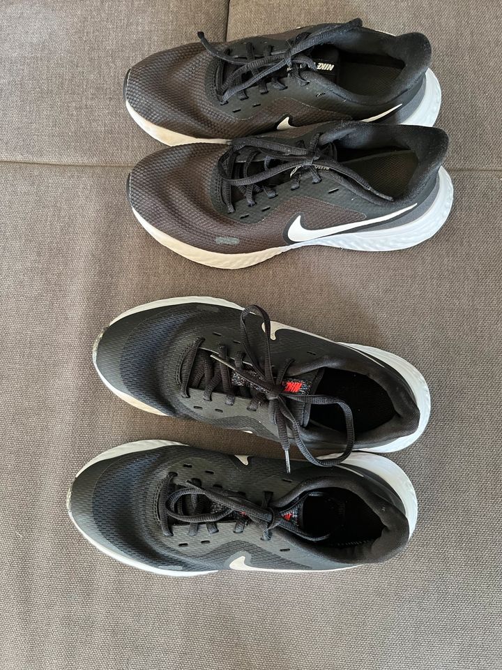 Nike Revolution, Sneaker Größe 39, 2 Paare in Neuenhagen