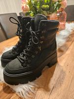 Catwalk  Schnürboots  Größe 38 schwarz Sachsen - Chemnitz Vorschau