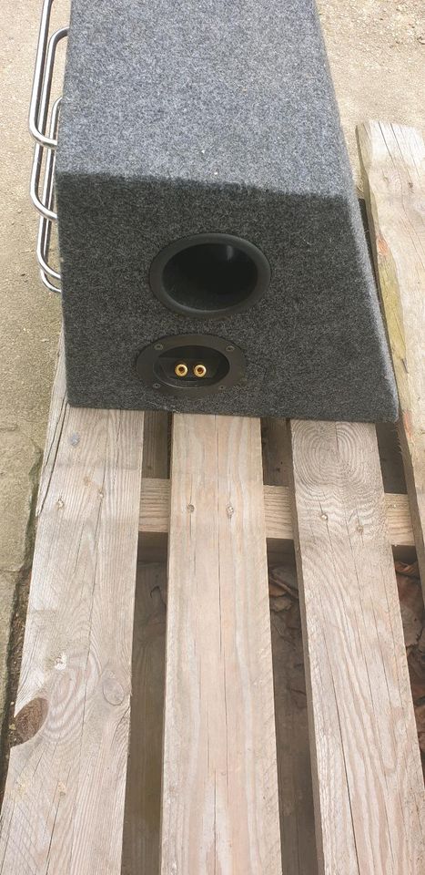 Bass Box Subwoofer Gehäuse 9 Zoll / 23 cm in Großschirma