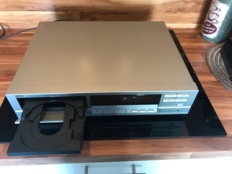 CD-Player Yamaha CDX-410 in hervorragendem Zustand in Hüttenberg