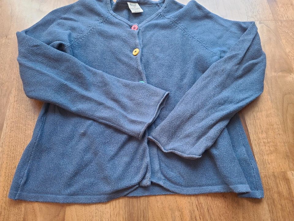 Dunkelblaue Strickjacke von Frugi, Größe 134 / 140 in Leinfelden-Echterdingen