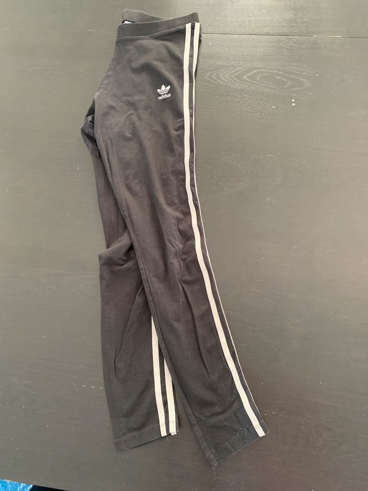 Adidas Leggings schwarz in Dietenhofen