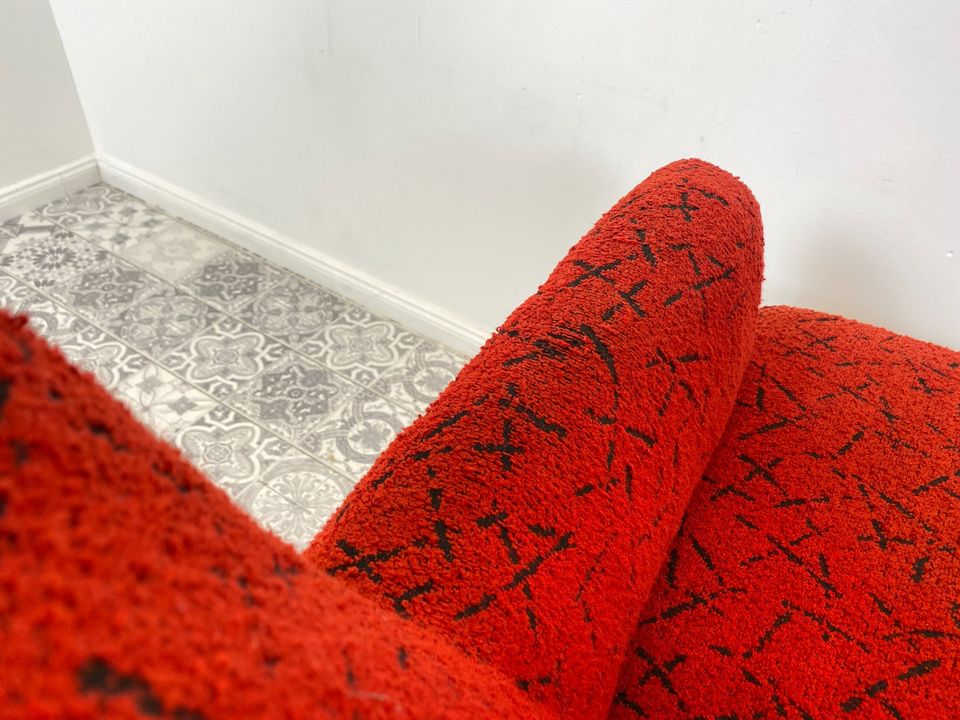WMK Besonders schöne, rare und sehr gut erhaltene 50er Jahre rote Sitzgarnitur mit tollem Originalbezug und bequemen Federkernsitzen # Sofa Couch Sessel Sitzgruppe Mid-Century Vintage Rockabilly 60er in Berlin