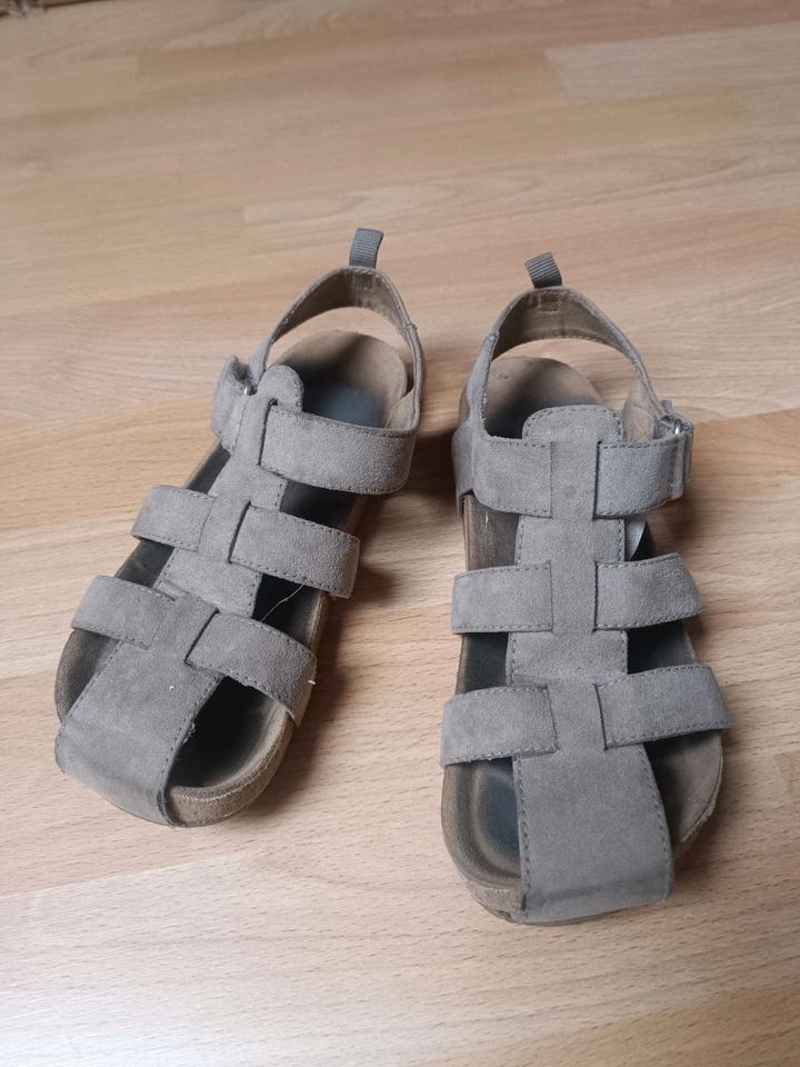 H&M Sandalen Gr. 31, beige/braun in Stuhr